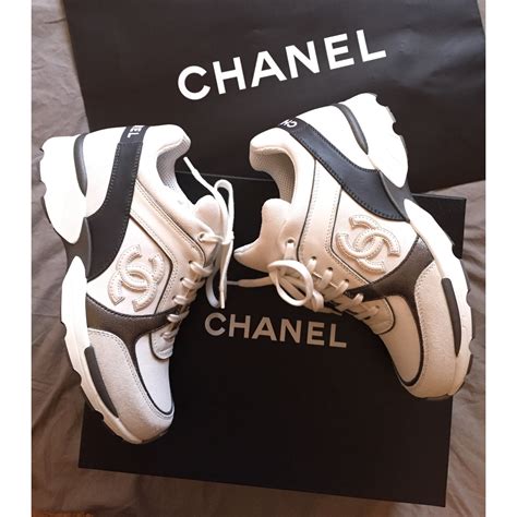 basket chanel blanche et beige|basket Chanel collection.